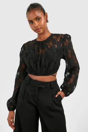 Crop top en dentelle à manches longues