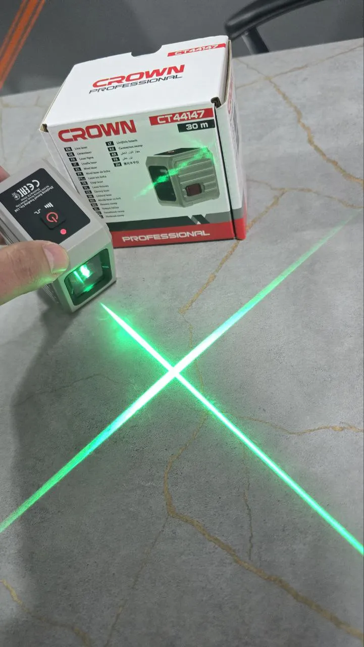 Niveau lazer 2 lignes crown ct44147 